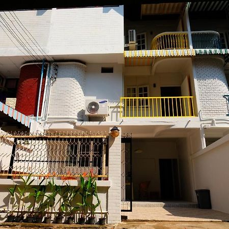 Float'S House Lägenhet Chiang Mai Exteriör bild